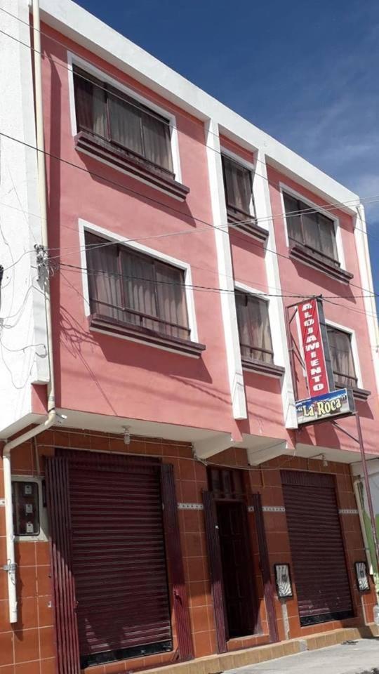 Hostal "La Roca" Uyuni Hotel Exterior photo